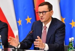 "Może jestem kretynem". Obruszenie po słowach Morawieckiego do Macrona