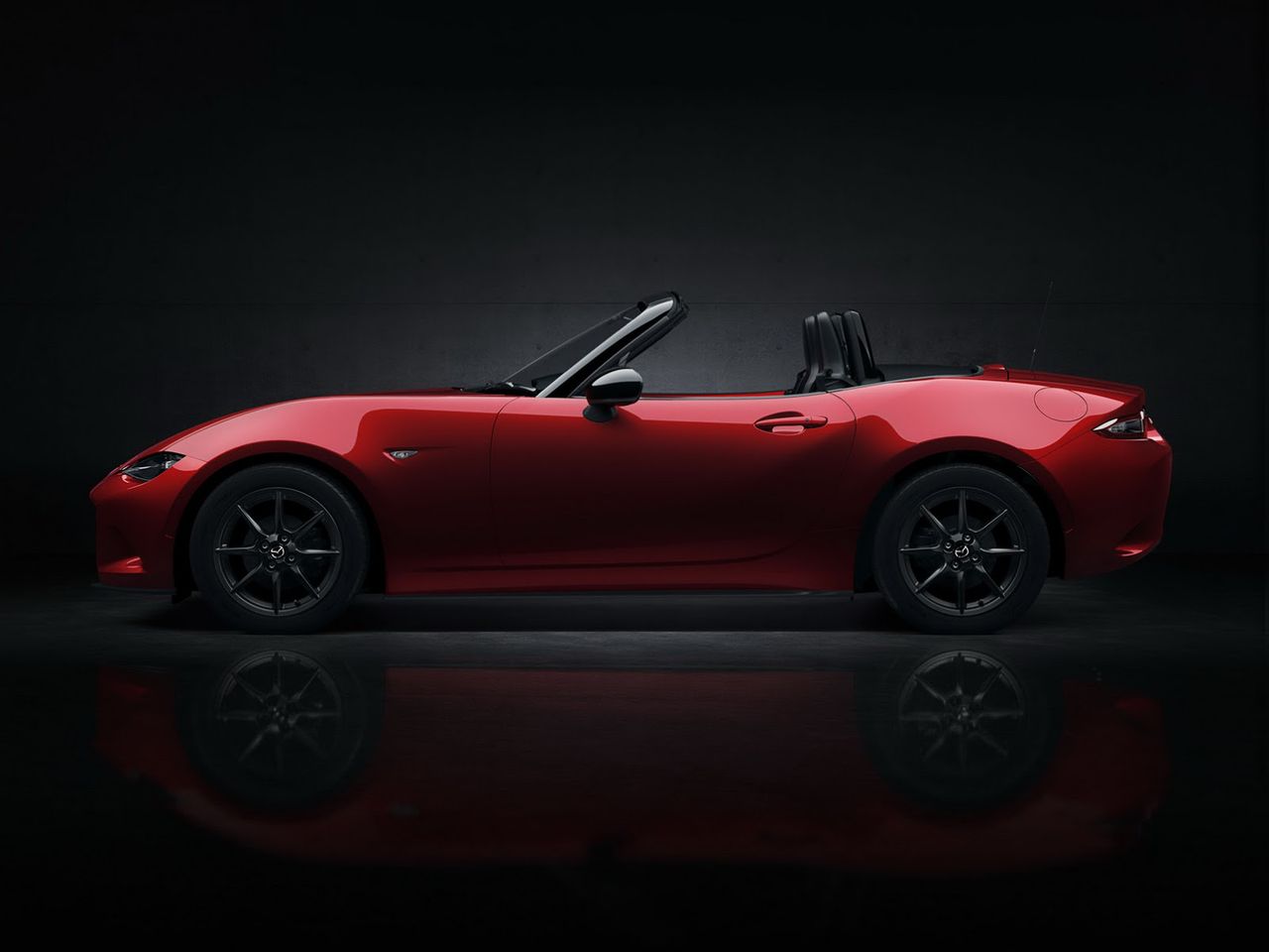 Mazda MX-5 ujrzała światło dzienne [aktualizacja]