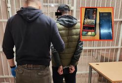 Zatrzymani za włamania do samochodów w Warszawie. Używali zagłuszacza sygnału