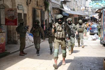 Rozbił młotem figurę Chrystusa. Izraelska armia wymierzyła mu karę