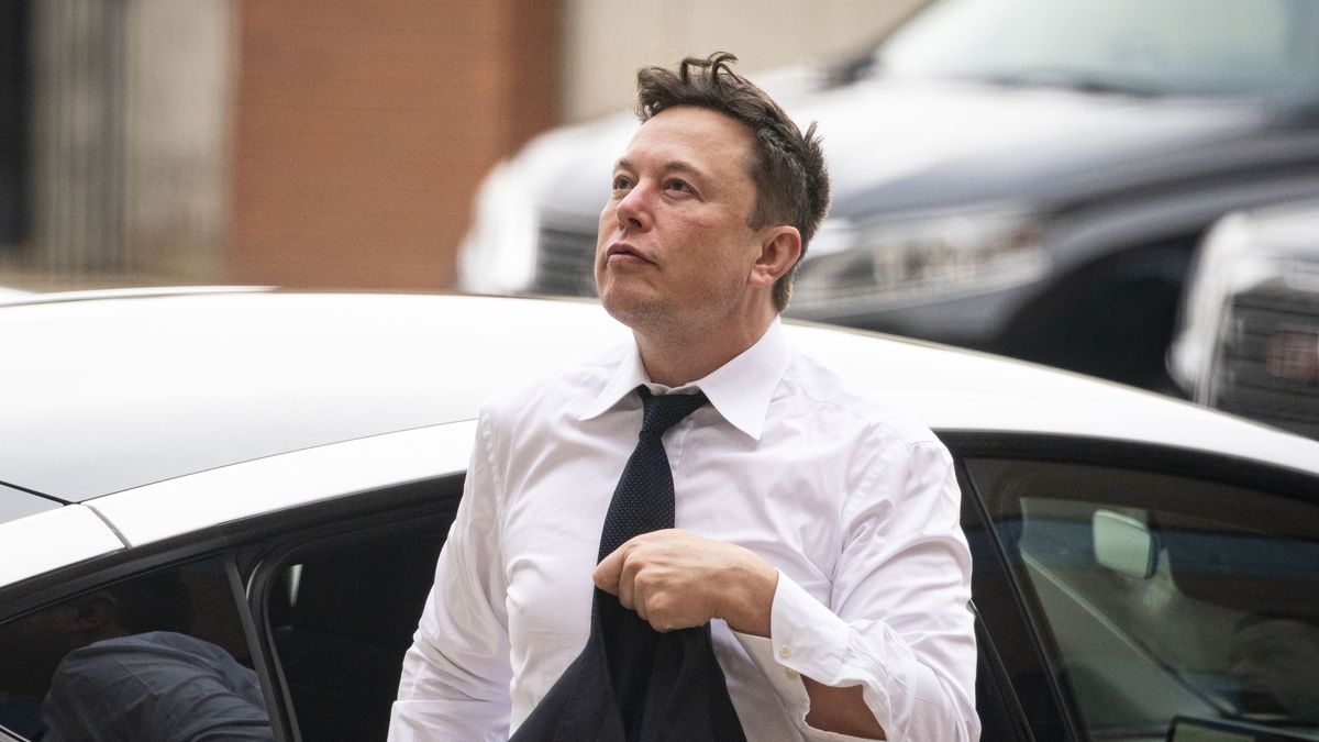 Najbogatszy człowiek świata mówi o tym, co dzieje się z inflacją. 