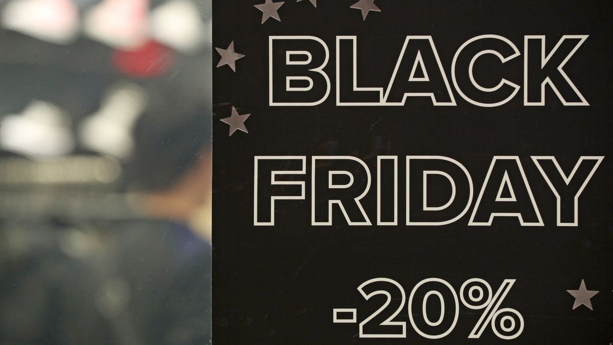 MOSCOW, RUSSIA - NOVEMBER 29, 2019: A shop in the Aviapark shopping mall during Black Friday sales. The term Black Friday was coined in the United States in the 1960s; it refers to the Friday following Thanksgiving Day celebrated in the US on the fourth Thursday of November. Being the biggest shopping event of the year, Black Friday opens the Christmas shopping season. Mikhail Tereshchenko/TASS (Photo by Mikhail Tereshchenko\TASS via Getty Images)