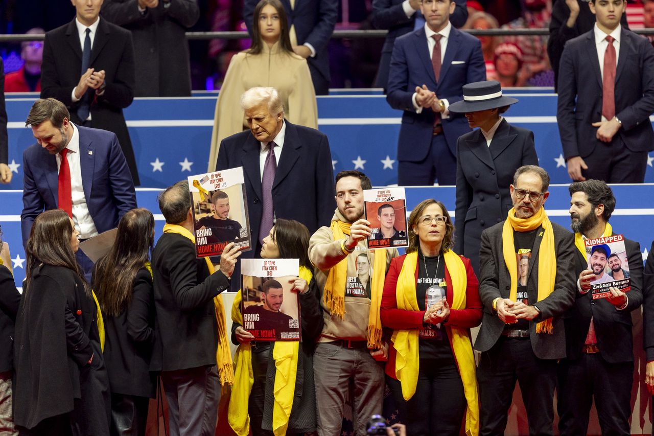 Działo się w nocy. Na wiecu Trumpa rodziny zakładników Hamasu