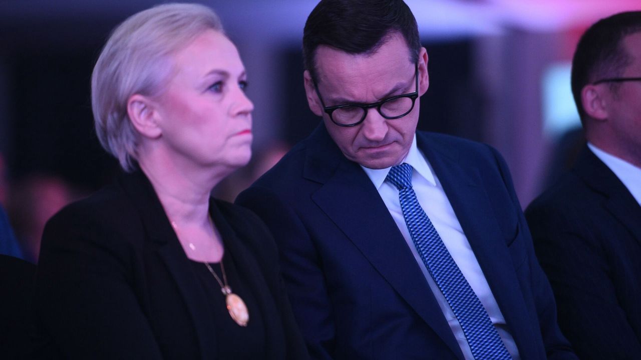 Prezes BGK Beata Daszyńska-Muzyczka i premier Mateusz Morawiecki