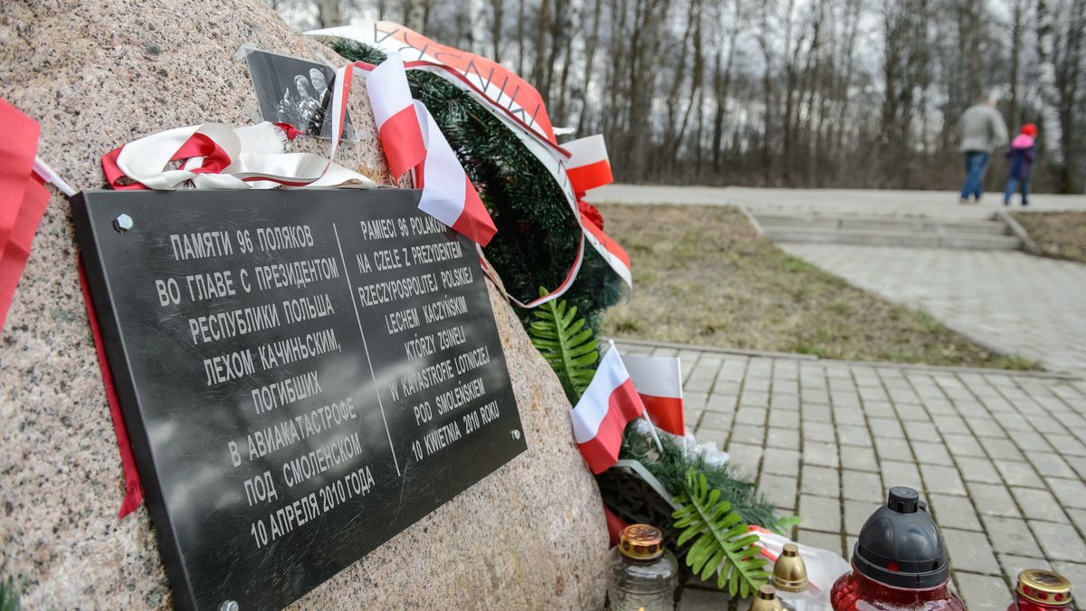 miejsce katastrofy
Wojciech Pacewicz
brzoza, drzewo, g�az, katastrofa smole�ska, miejsce katastrofy, pi�ta, pomnik, przygotowania, rocznica, Rosja, SI�DMA, Smole�sk, tablica, tragedia smole�ska