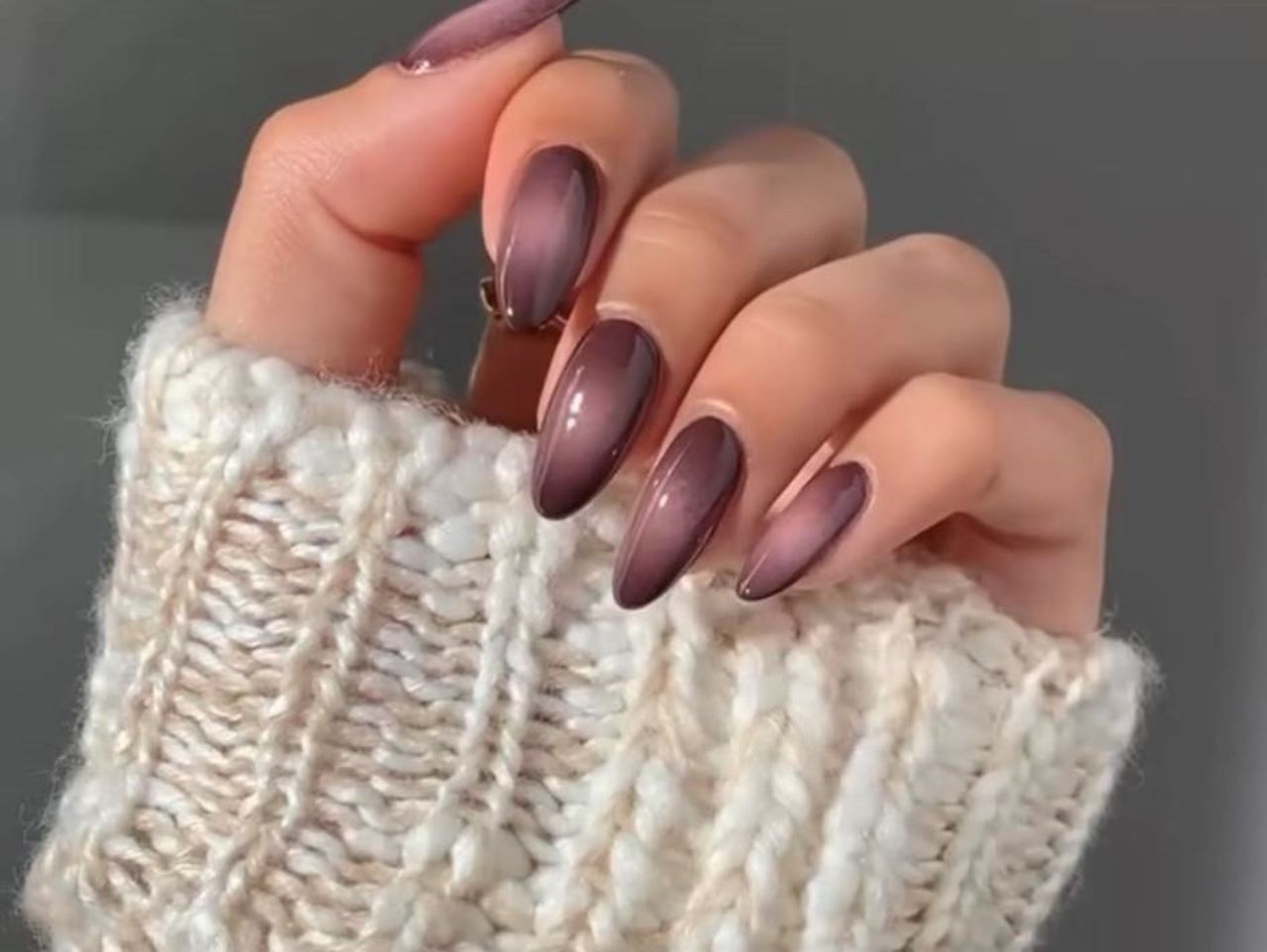 Embrace autumn chic: Try the 'teddy bear aura' manicure