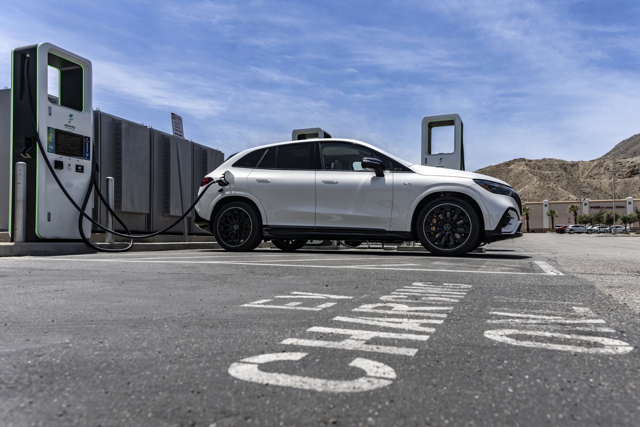 Mercedes-AMG EQE SUV 53