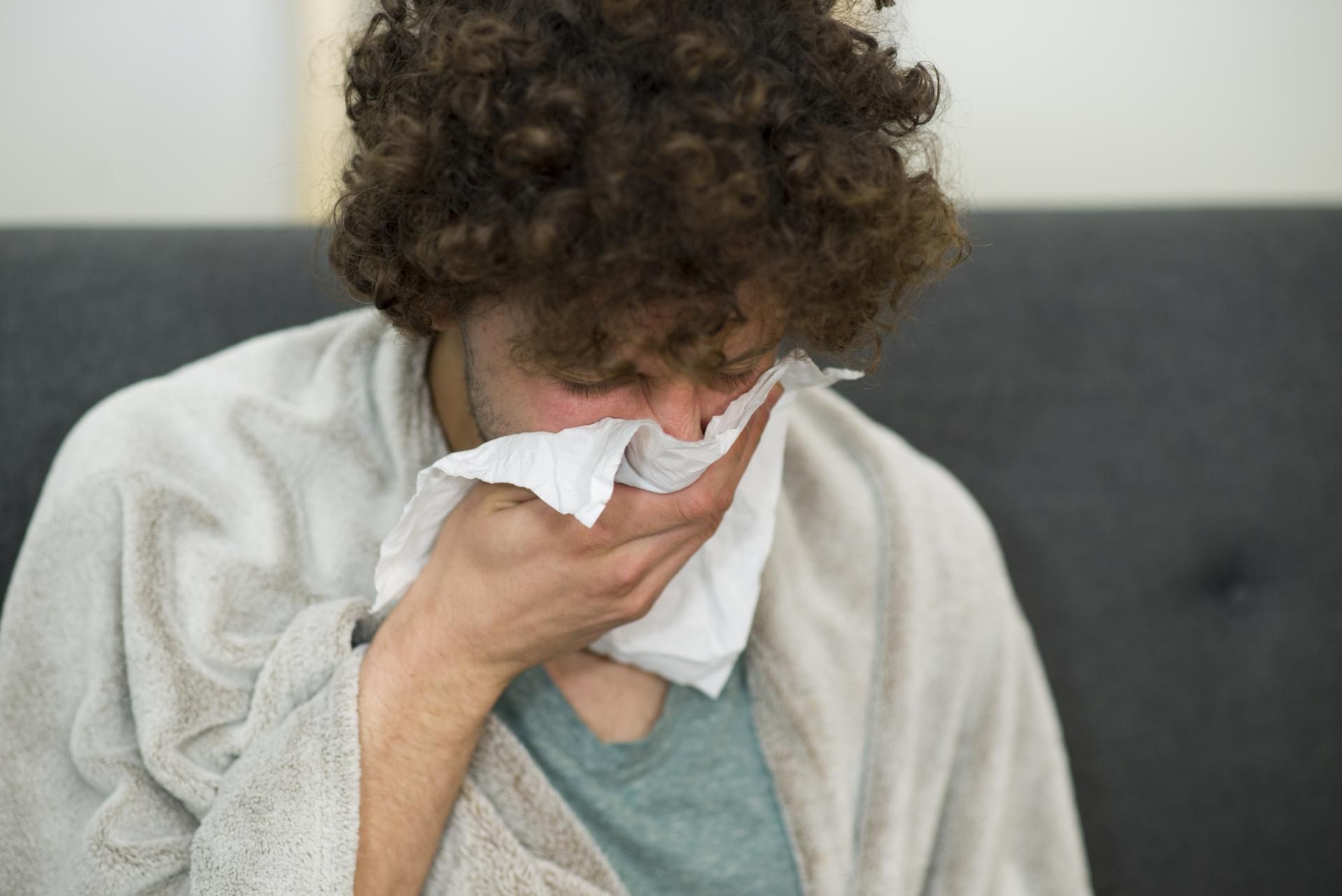 Charakterstyczny dla krztuśca jest silny i uporczywy kaszel