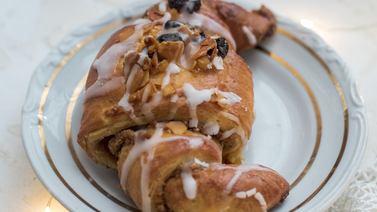 Rogal Świętomarciński jest słodkim symbolem Poznania