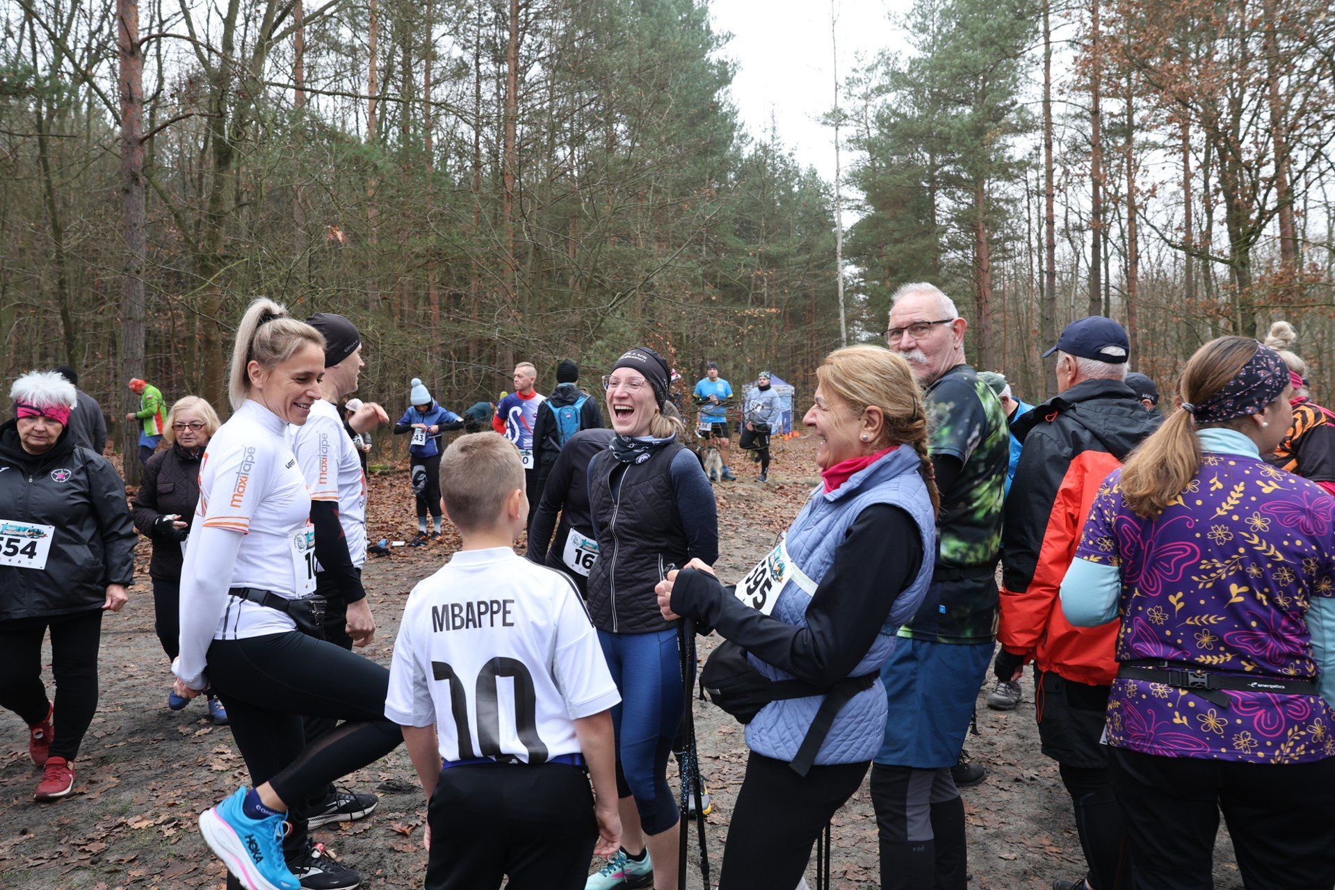 15.11.2025 r. Panewnicki Bieg Dzika w Katowicach. To przedostatnie zawody w tym roku w ramach 13. edycji edycji tej imprezy dla biegaczy i miłośników marszu Nordic Walking.