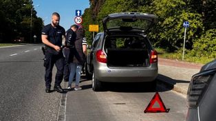 Włocławek: Policjanci zwrócili uwagę na auto przy zatoce. Nie przejechali obojętnie