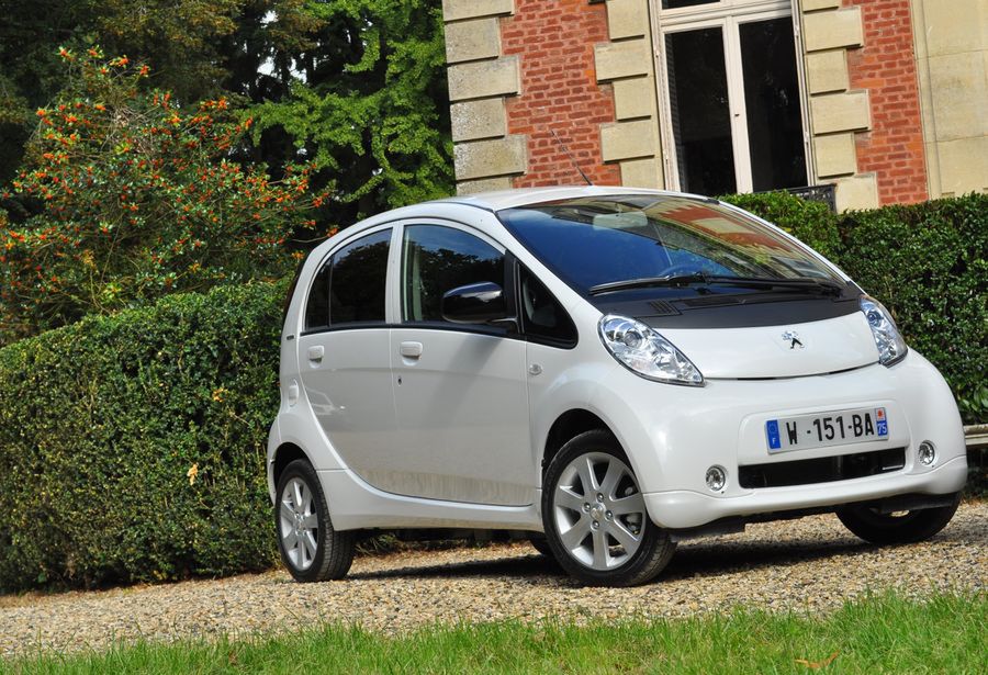 PEUGEOT iOn