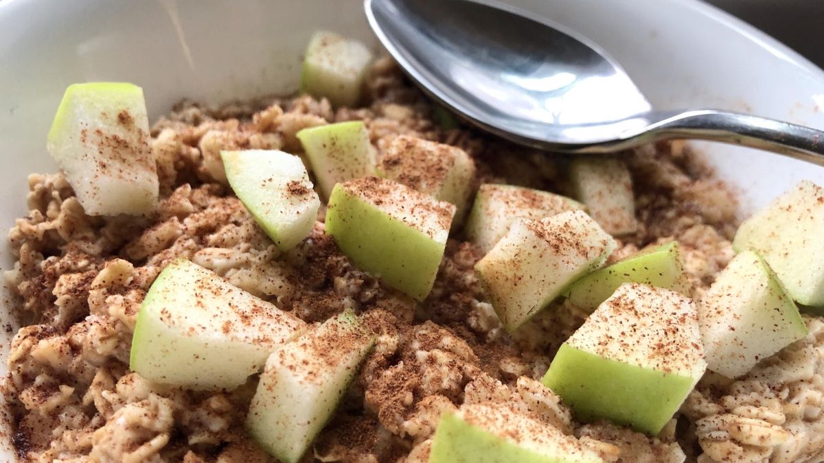 Dodajesz go do owsianki? Sprawdź, jaką ilość cynamonu można dziennie spożywać