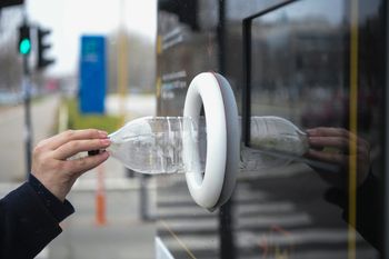 Strażacy z OSP zbierali opakowania kaucyjne na nowy wóz. Okradli ich