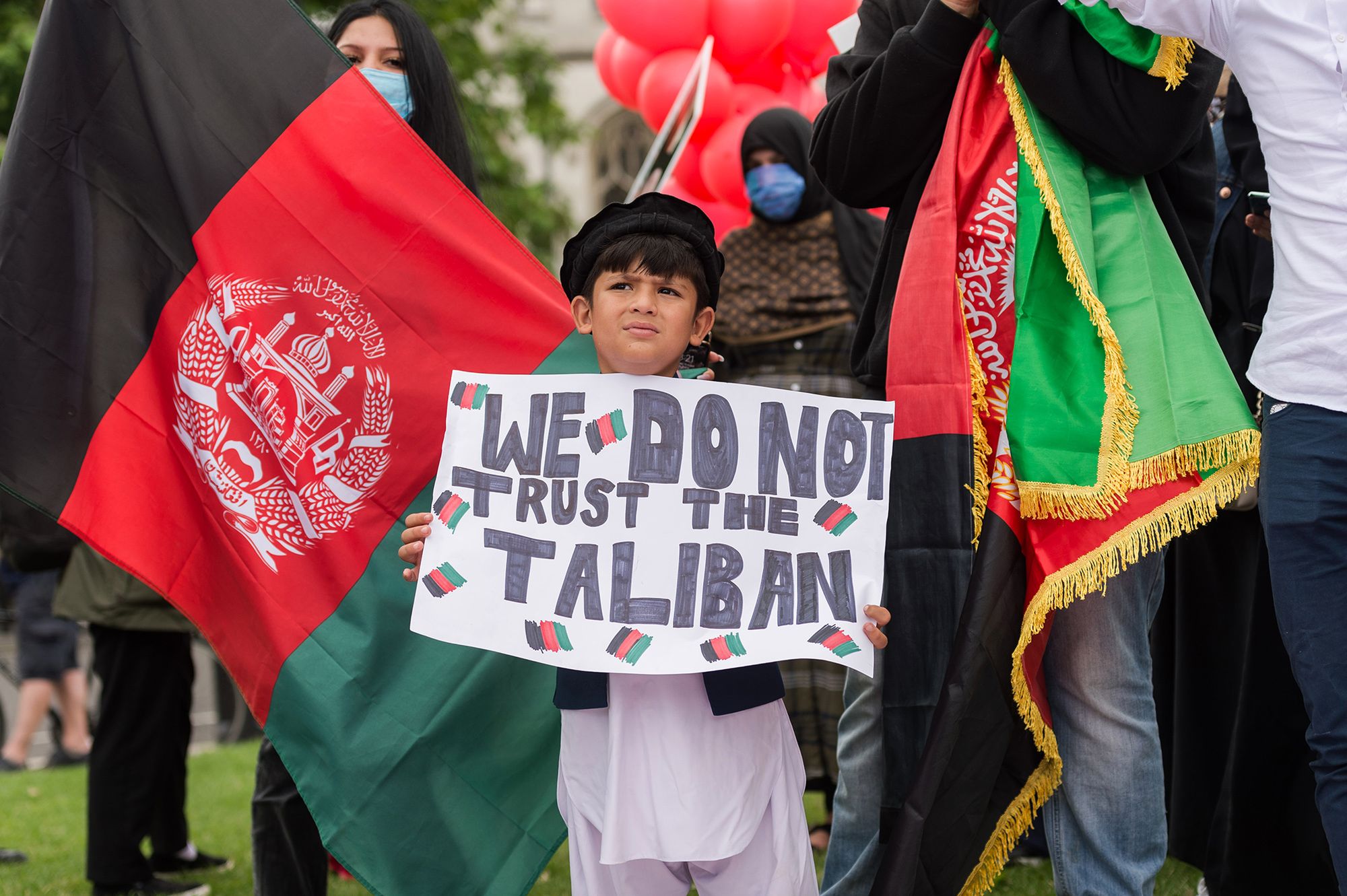 Afganistan: Talibowie złapali fotoreportera, pobili go, a na koniec dali mu... Monstera 1