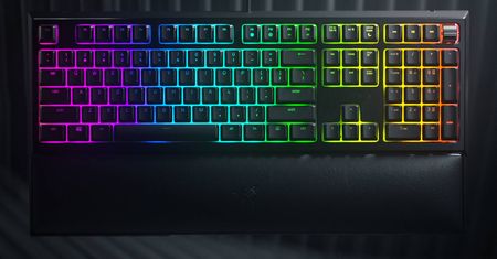 Nowa klawiatura Razer - precyzyjna jak „mechanik” i wygodna jak membranówka