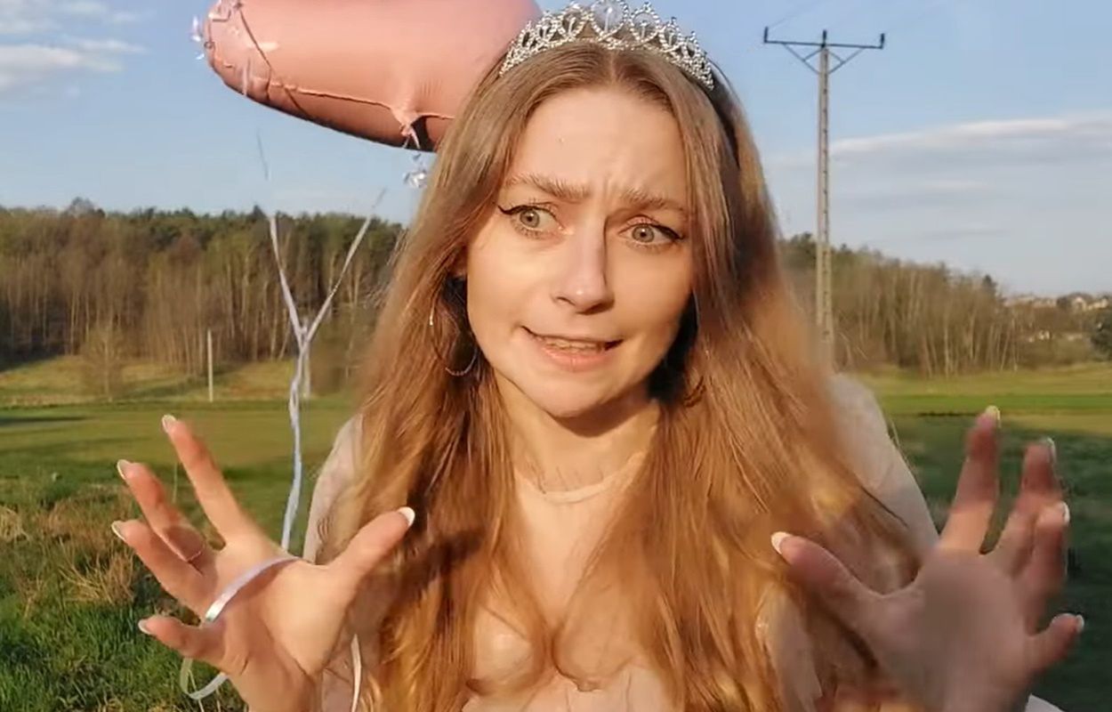 Katolicka celebrytka przestrzega internautów przed... współżyciem w ciąży. To naraża duszę dziecka?