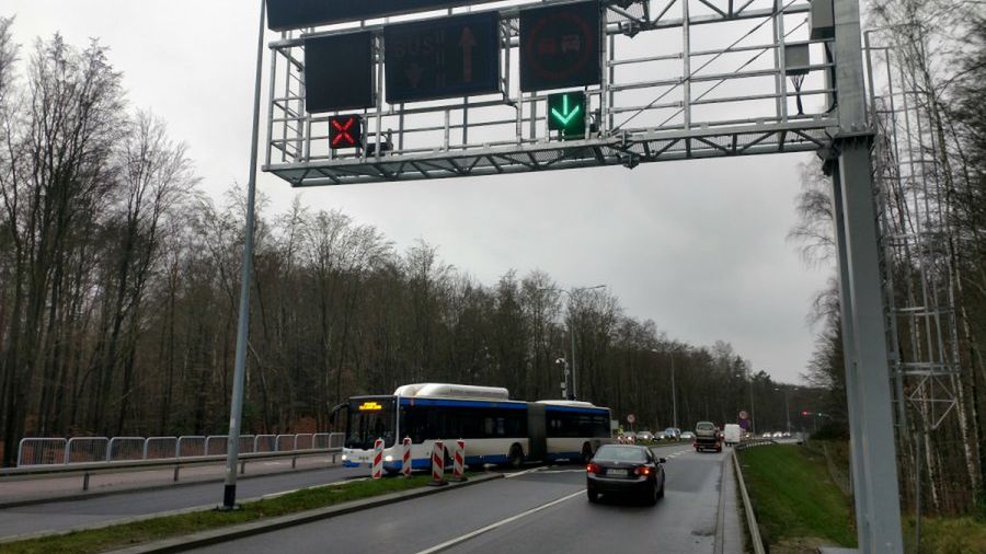 Kontrapas pozwala pasażerom autobusu zaoszczędzić 10 minut jazdy.