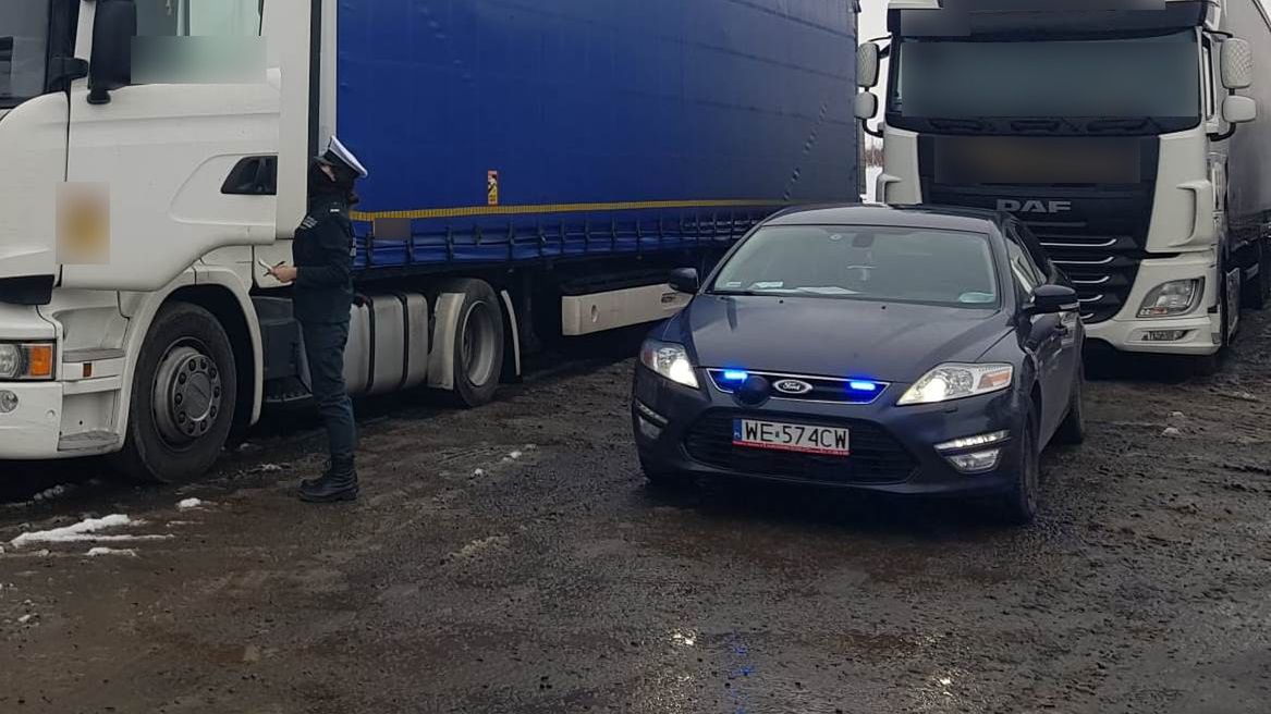 Zatrzymano też 21 dowodów rejestracyjnych
