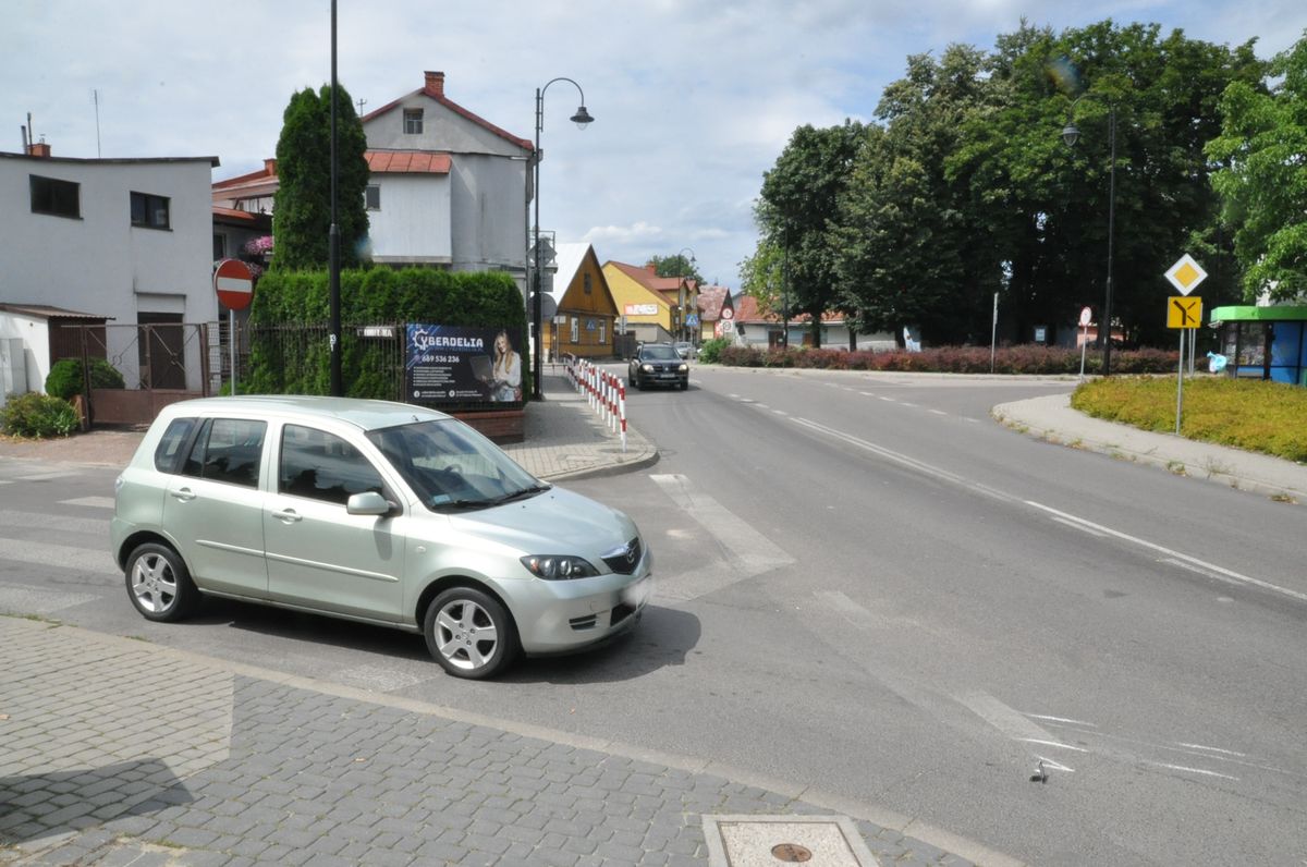 Łęczna: Groźne zdarzenie drogowe. Rowerzystka trafiła do szpitala