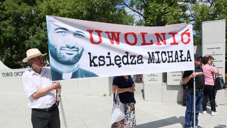 Ks. Olszewski wyjdzie na wolność