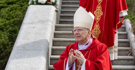 Skandal w Kościele. Abp Marek Jędraszewski miał wydać poufny dekret