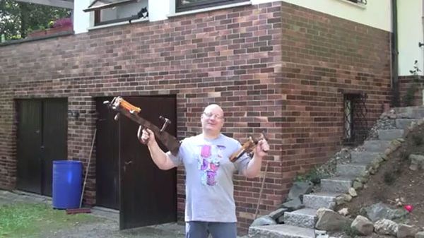 Szalony procarz powraca z nowymi zabawkami [wideo] 1