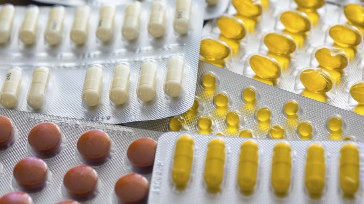 Suplementacja witaminy D3 nie zmniejsza ryzyka złamania kości u zdrowych osób. Kto nie powinien jej suplementować?