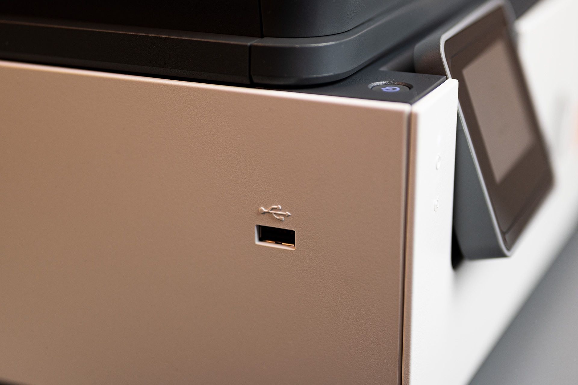 HP OfficeJet Pro 9010e - port USB
