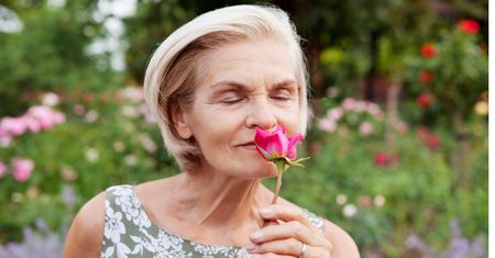 Pierwszy sygnał Alzheimera nie zawsze dotyczy pamięci. Naukowcy wskazują na węch