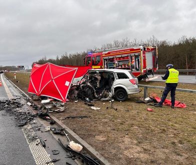 Tragiczny wypadek pod Bydgoszczą. Nie żyją dwaj kierowcy i 4-latka