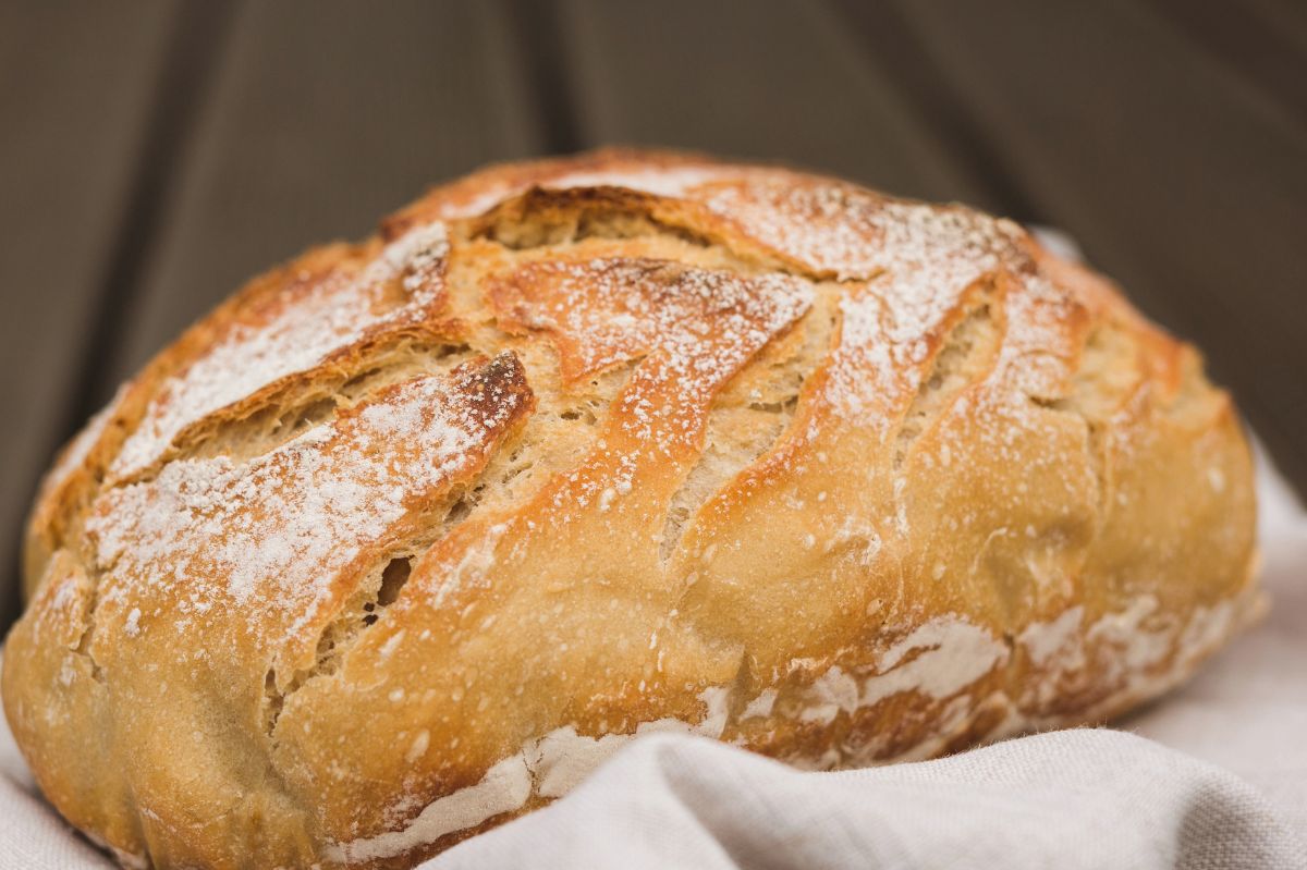 Gdy mam drożdże, robię ten chleb. Ma mięciutki środek i chrupiącą skórkę