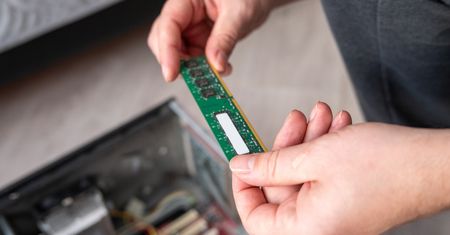Rynek pamięci RAM i NAND w kryzysie? Nowy raport nie napawa optymizmem