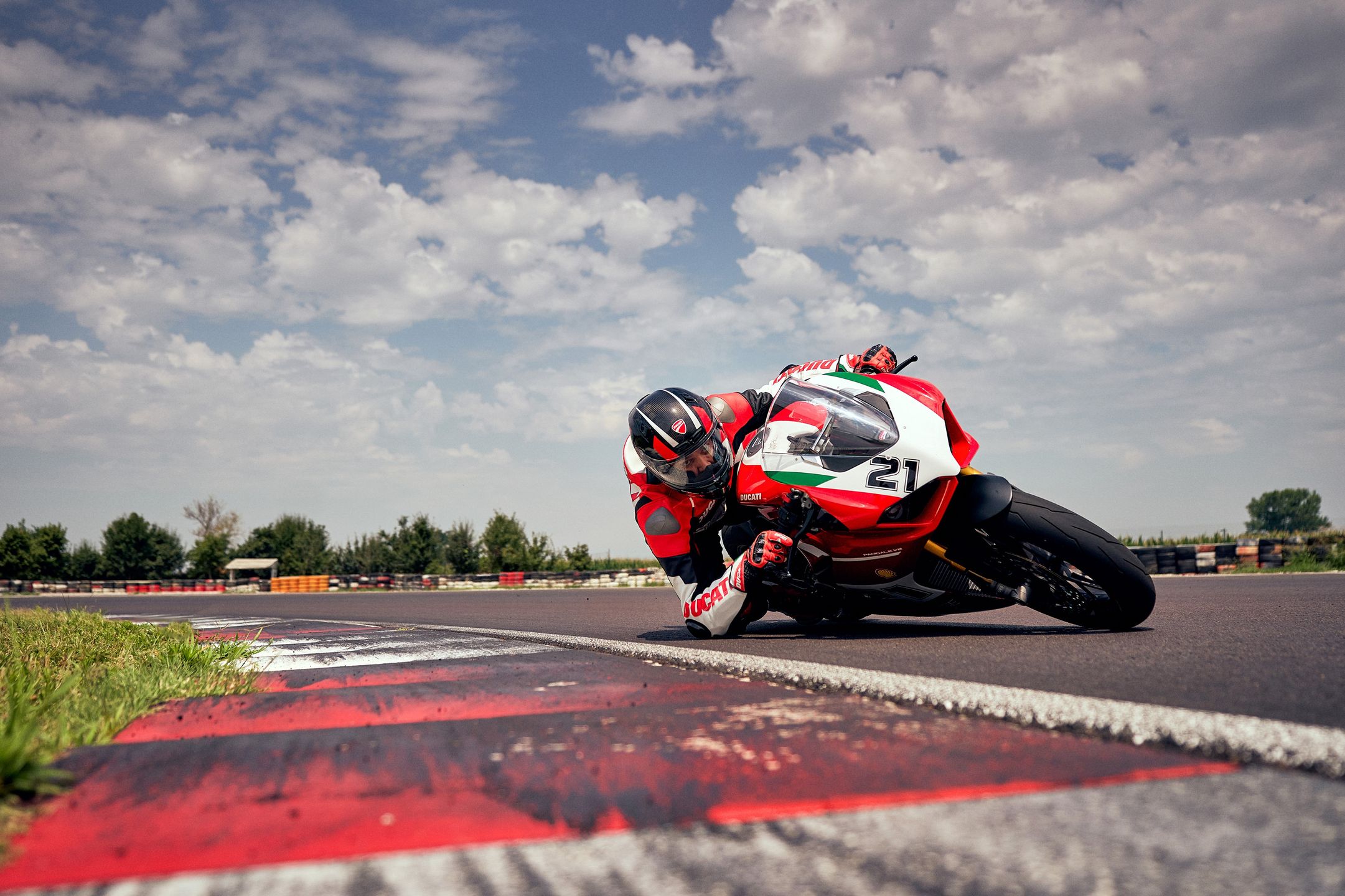 Ducati Panigale V2 Bayliss 1st Championship 20th Anniversary