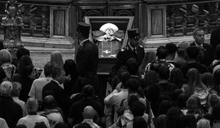 "Papież zmarł spokojnie". Watykan ujawnił przyczynę śmierci Franciszka