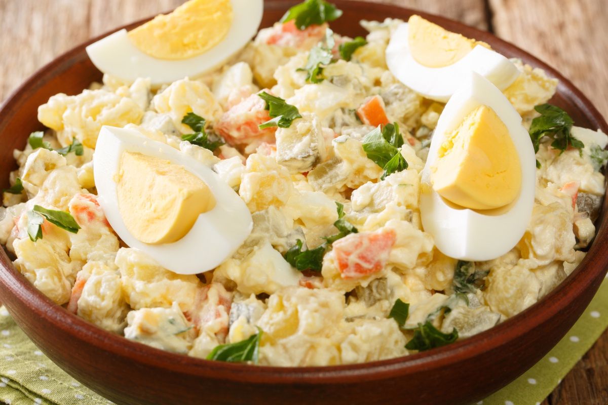 Wystarczy łyżka do sosu. Jarzynowa jest o wiele smaczniejsza i lepiej pasuje do świąt Wielkanocnych