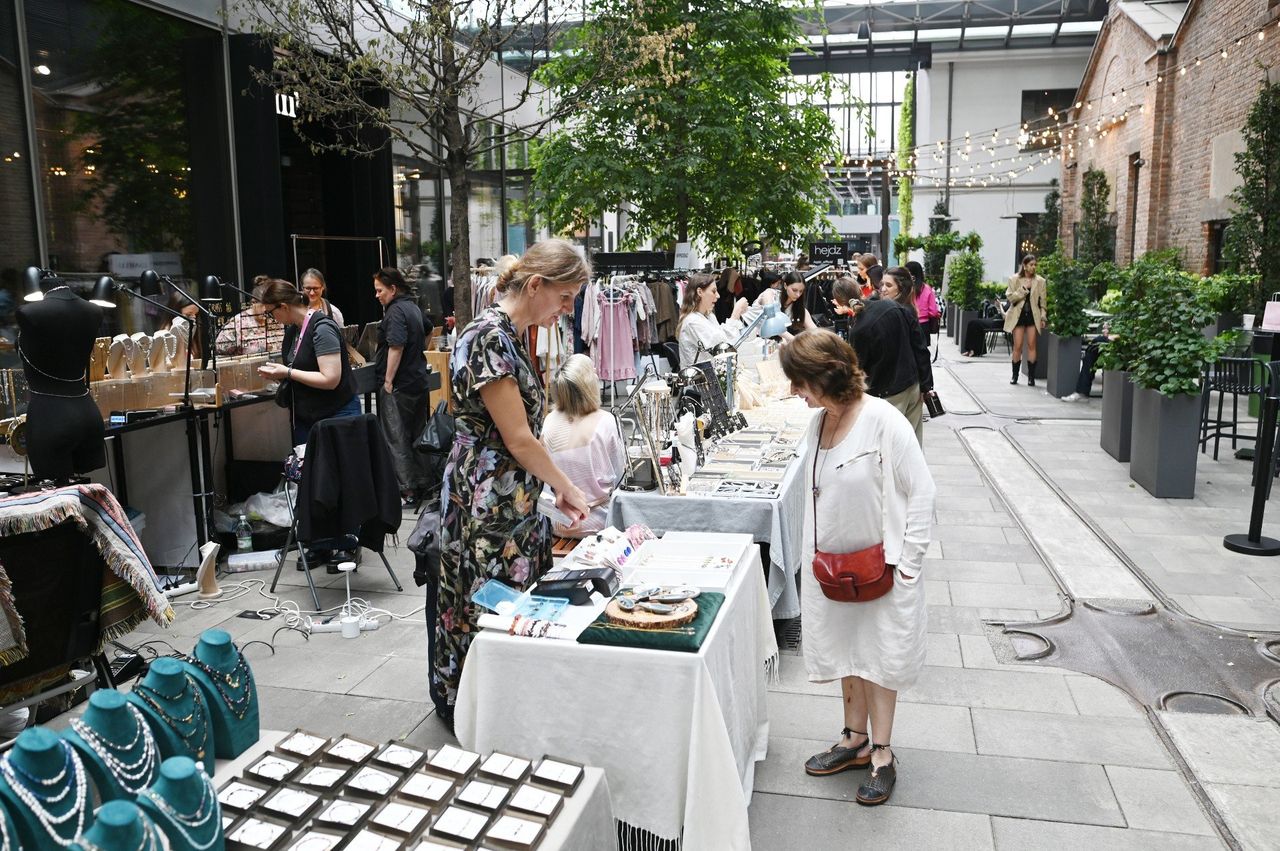 Warszawa: Vintage Town w Fabryce Norblina. Centrum zmieniło się w raj dla fanów stylu retro