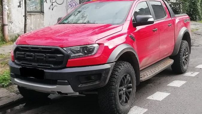 Złodziej nie zadał sobie nawet trudu by zmienić niemieckie tablice rejestracyjne