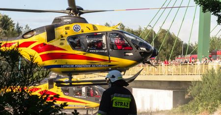 Pomorskie. Wypadek na A1. Kierowcę ciężarówki zabrał śmigłowiec LPR