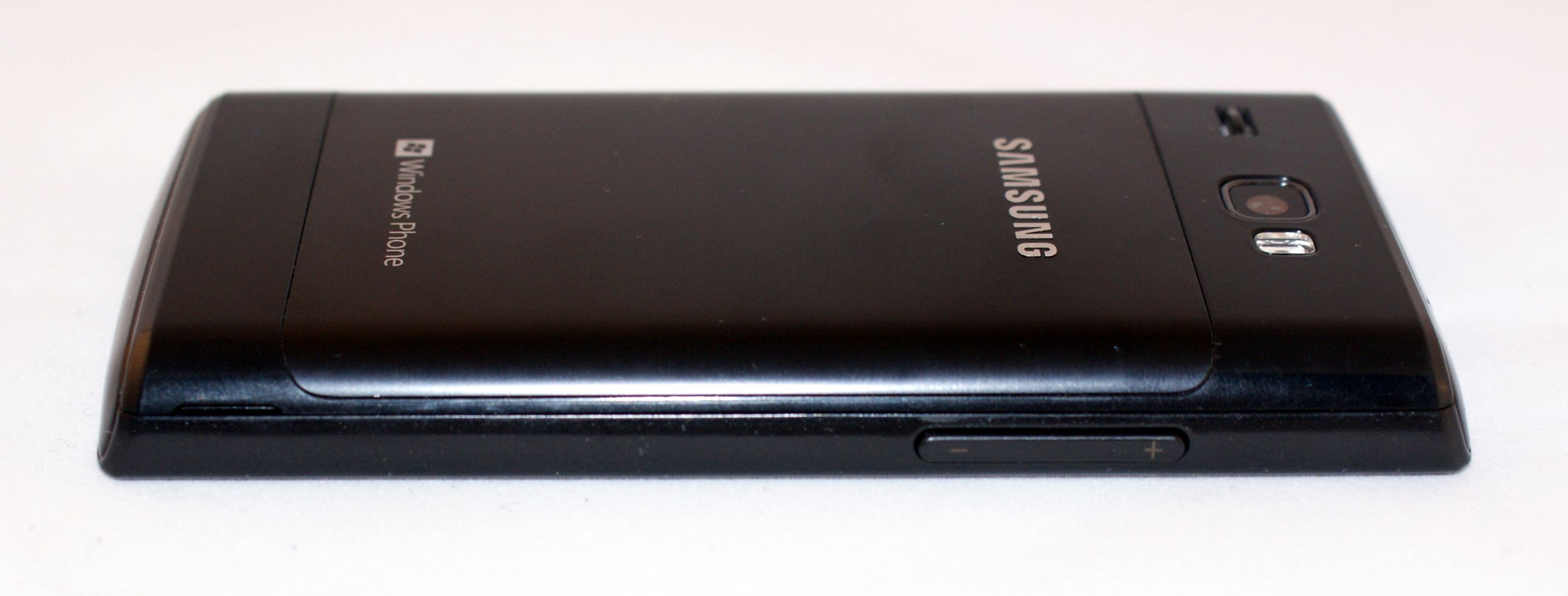 Samsung Omnia W - elegancki Windows Phone [test] 4