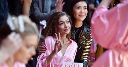 Dziś w Paryżu nagrywają pokaz Victoria's Secret. Mamy DUŻO ZDJĘĆ zza kulis!