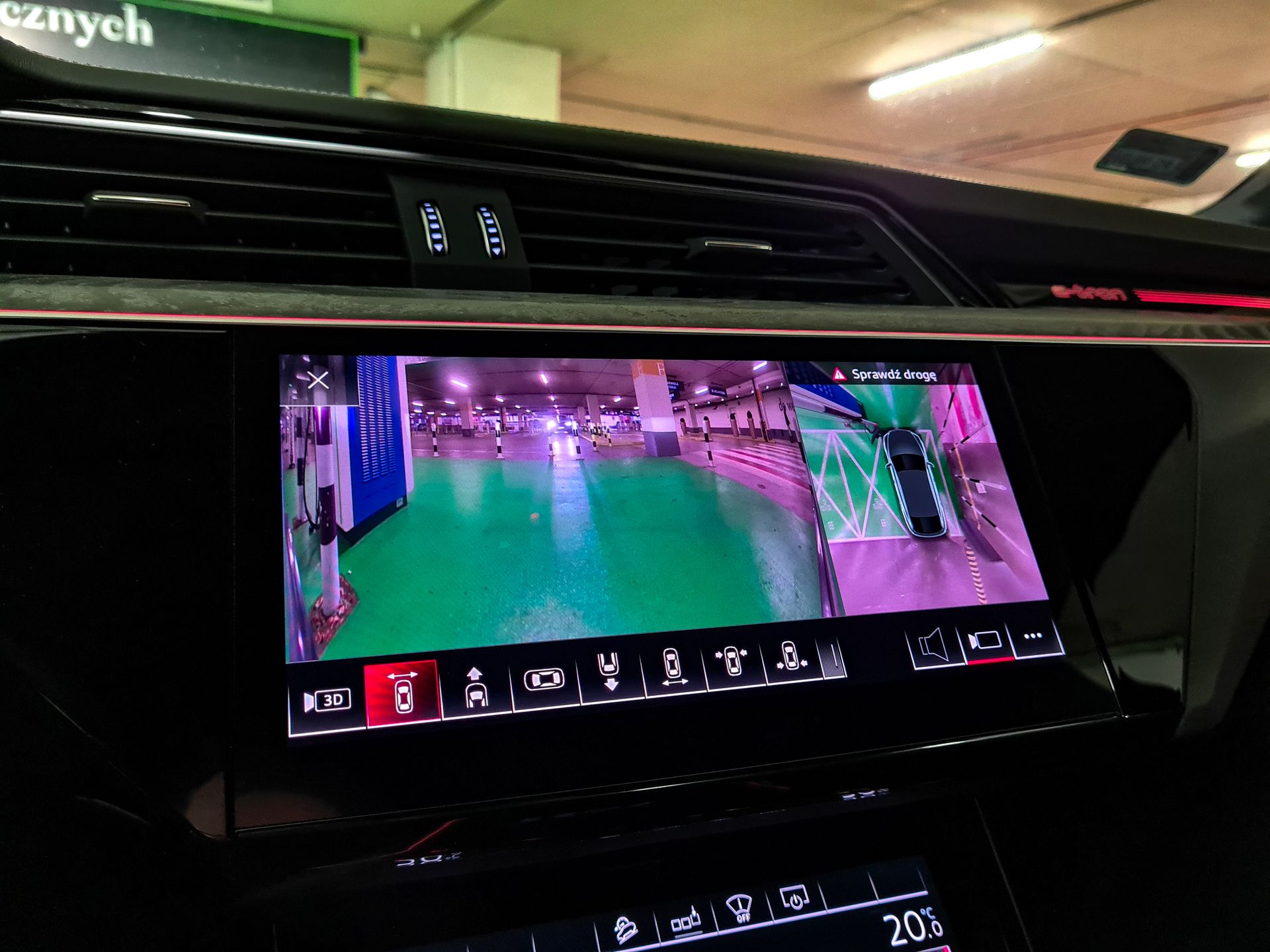 Audi e-tron Sportback: Wirtualne lusterka, Audi Charging Service, system i kamery 360 stopni z 3D 32