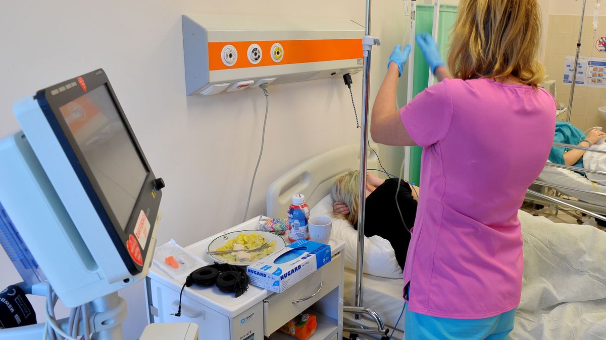 sala szpitalna
Marcin Bielecki
leczenie, medycyna, nieletni, paracetamol, paracetamolem, piel�gniarka, s�u�ba zdrowia, szpital, zatrucie, zatru�, zdrowie