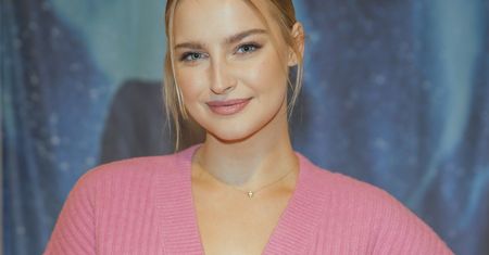 Karolina Pisarek w różowym bikini. Żyje najlepszym życiem