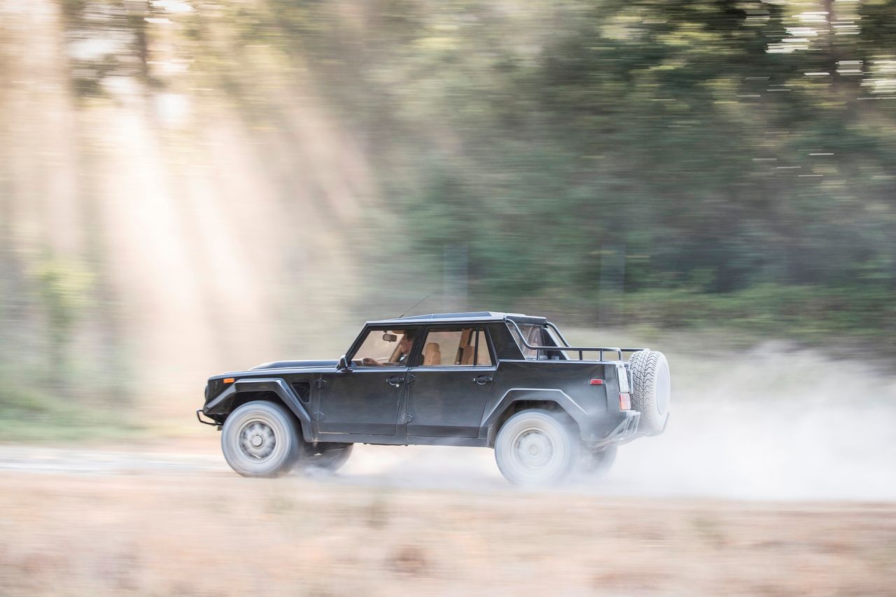 Lamborghini LM002