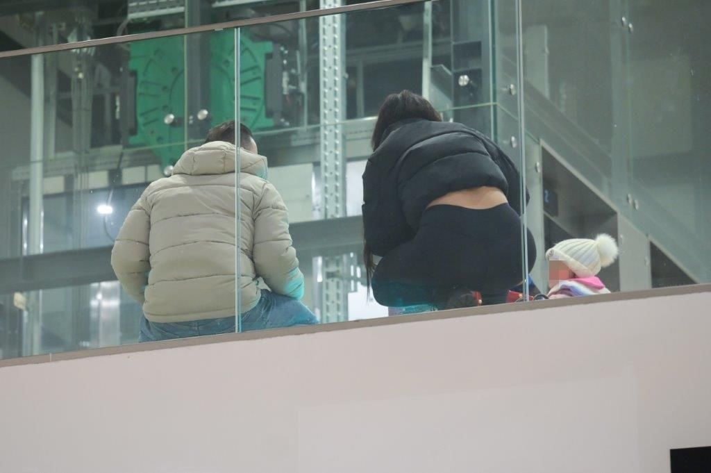 Sylwia Bomba i Grzegorz Collins w centrum handlowym