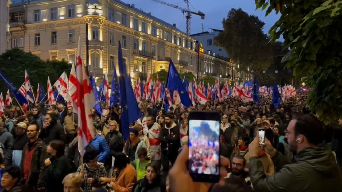 Tysiące Gruzinów wyszło na ulice miasta