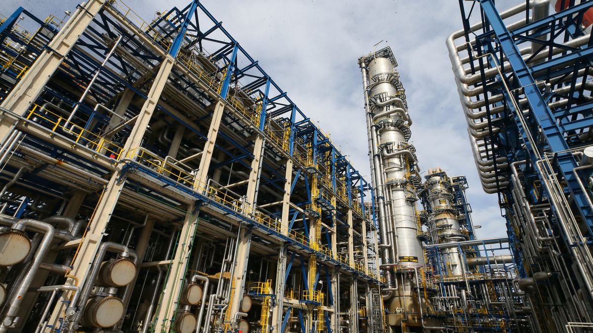 IZMIR, TURKEY - MARCH 09: A view of SOCARâs STAR Refinery in Izmir, Turkey on March 09, 2020. The new petrochemical investment of the Azerbaijani State Oil Company SOCAR in Turkey, is scheduled for around the end of 2020 and the beginning of 2021. The petrochemical plant is targeted to be completed in 2024. (Photo by Mehmet Emin Menguarslan/Anadolu Agency via Getty Images)