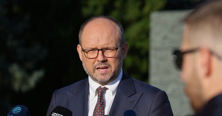 Minister Nawrockiego rozmawiał z wiceszefem MSZ. "Potrzebne spotkanie"