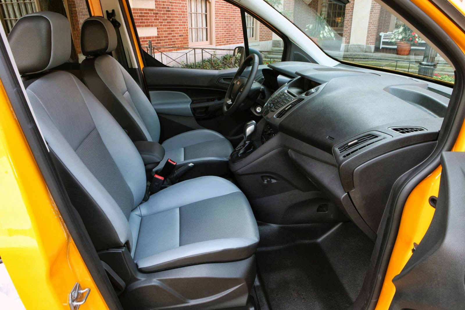 Ford introduces the 2014 Transit Connect Taxi, prioritizing passenger and cargo space, livery-duty durability and low operating costs.
